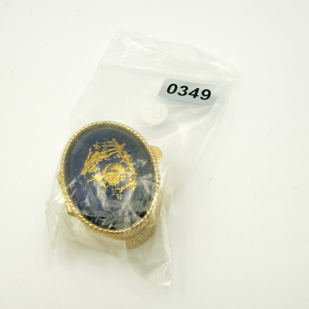 Trinket Pill Box Cobalt Blue Fragonard Courting Couple Gold Tone Oval Hinged - Picture 11 of 11